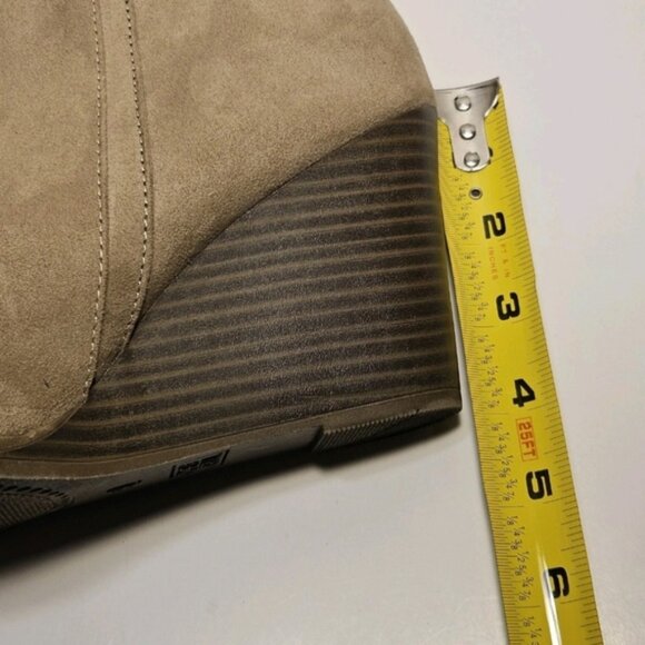 Time and Tru Sz 9 Beige 4" Wedge Ankle Zip Closed Toe Bootie - Picture 8 of 8